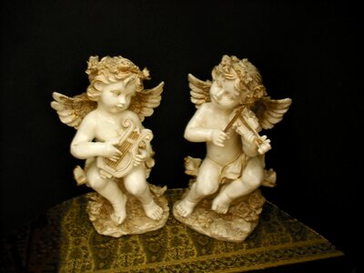 Angels statuettes pottery