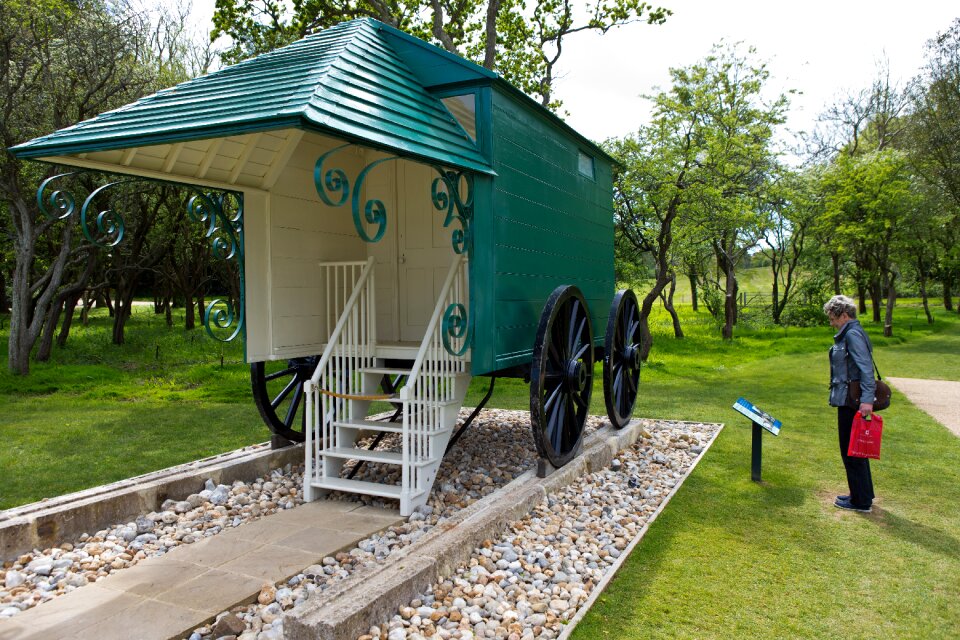 Victorian bathing machine