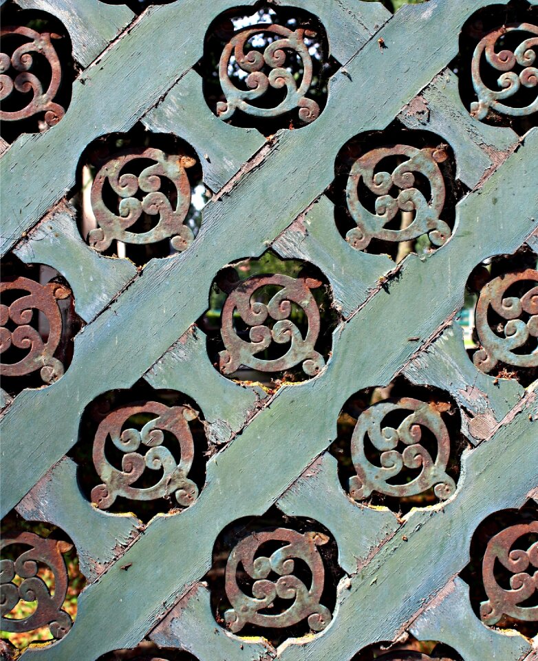 Metal antique goal