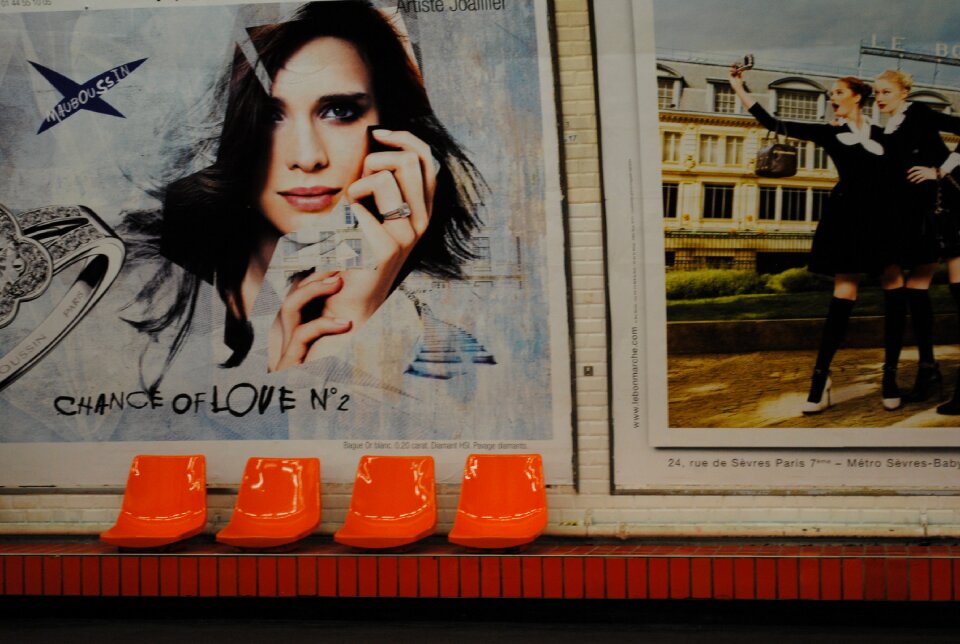 Plastic poster wall
