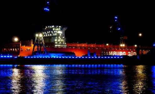 Water landungsbrücken floating dock