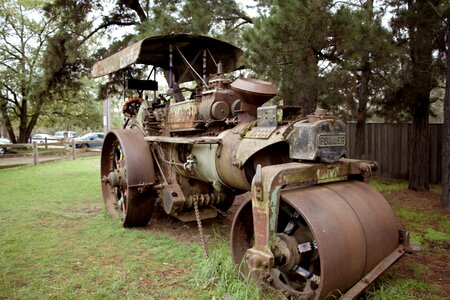 Heavy vintage traction photo