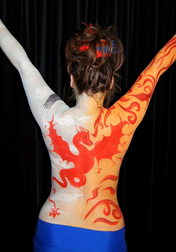 Bodyart dragon back