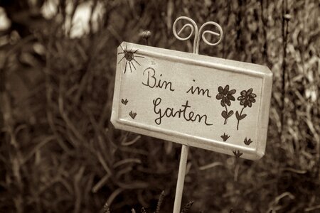 Sepia font caption