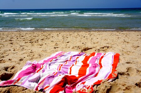 Towel horizon sand