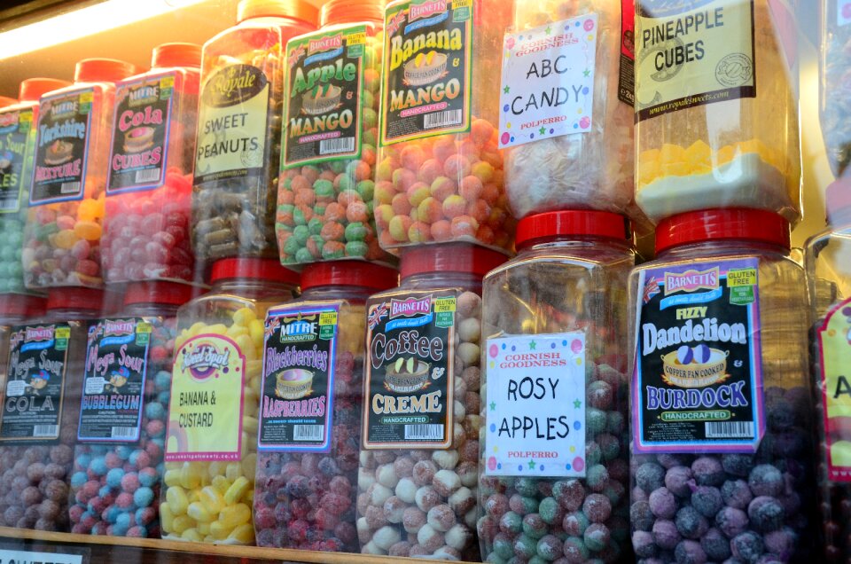 Treat color confectionery