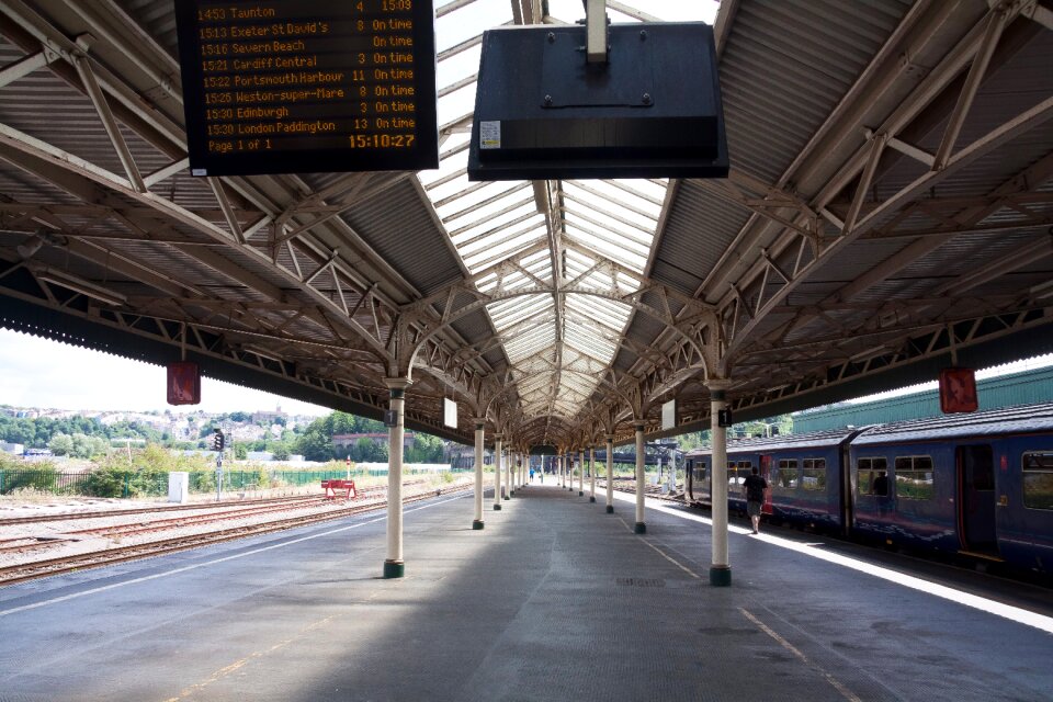 Platform canopy train