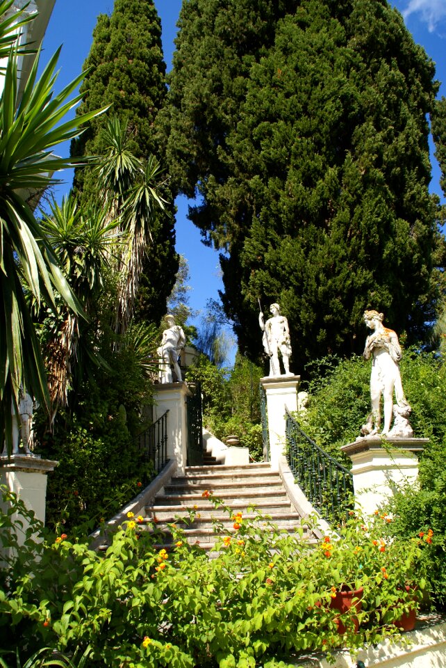 Palace achilleion garden