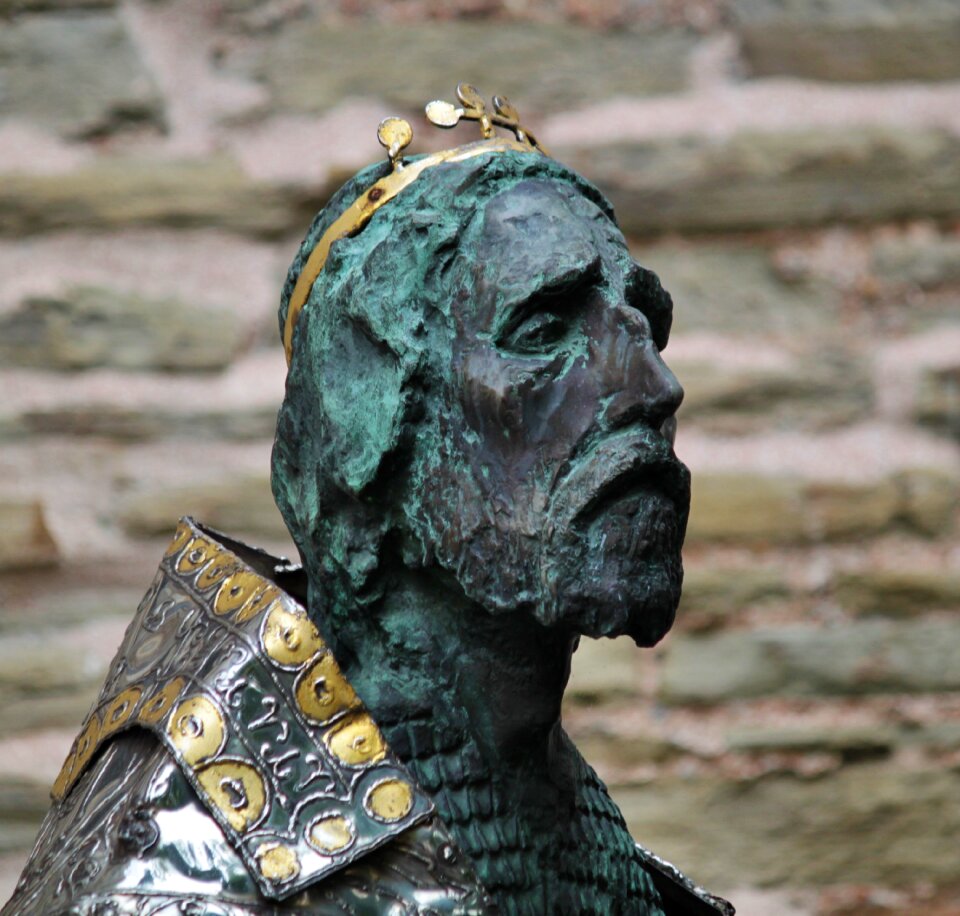 Kaiser karl portrait sculpture