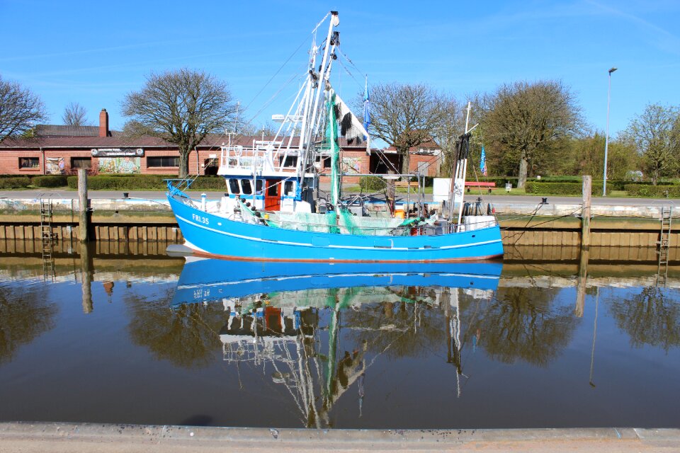 Fishing port north sea ship