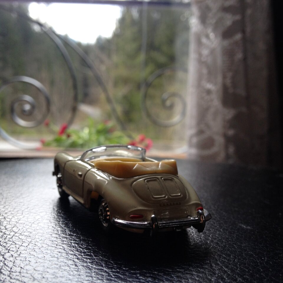 Blur perspective window