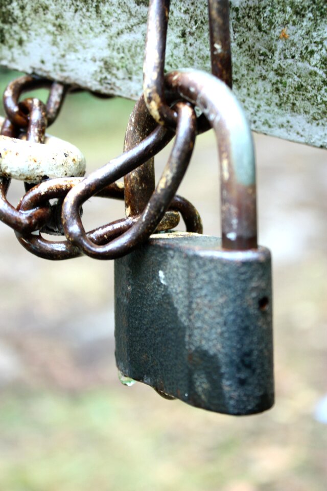 The fence housing metal
