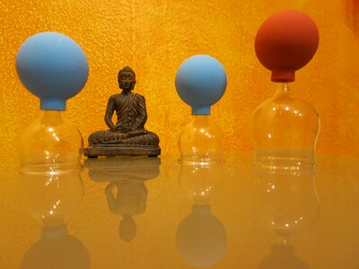 Glasses piston buddha