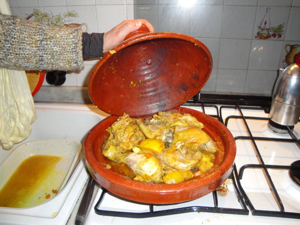Cook eat pots