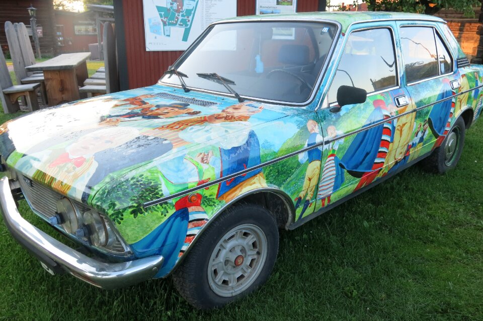 Car lacquering the valleys