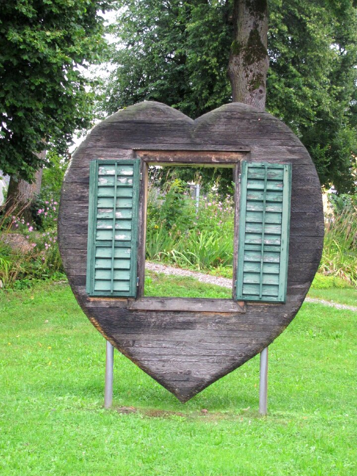 Heart window shutter park