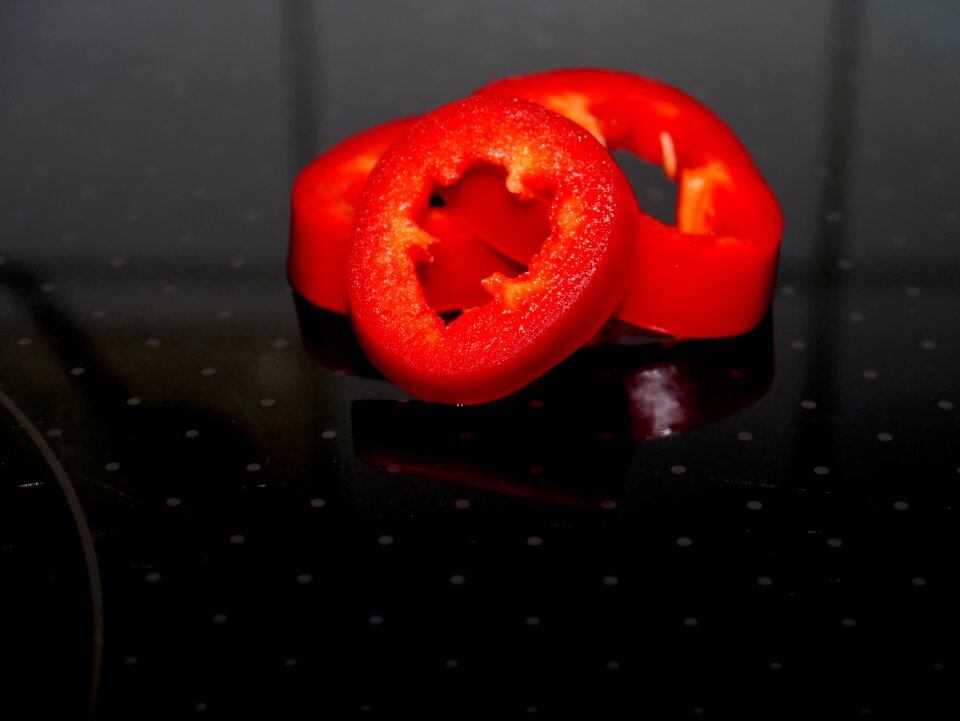 Red fruity hot cut