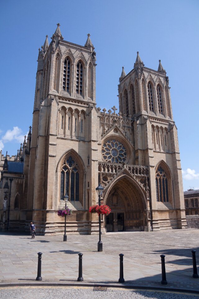 Art building church
