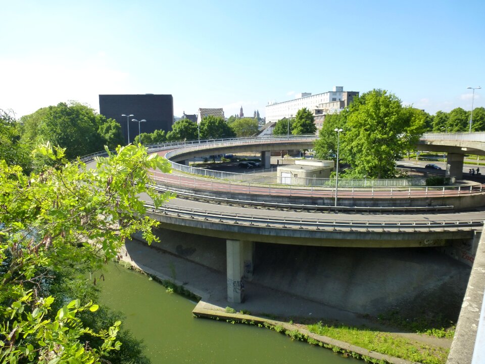 Driveway exit bridge