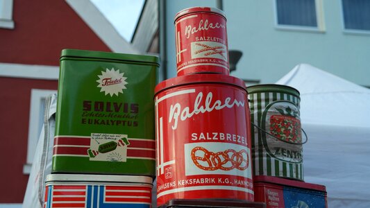 Metal metal cans antique