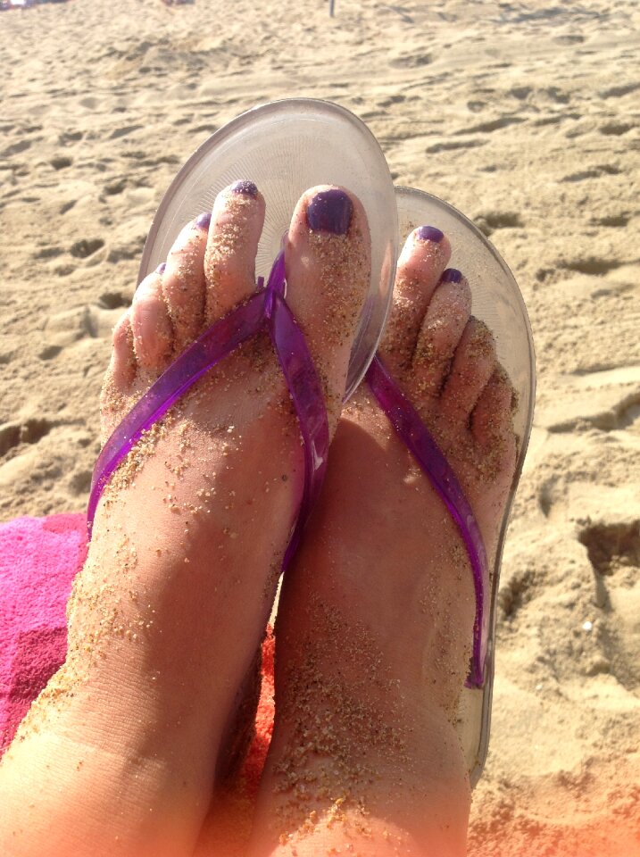 Feet flip flops pedicure