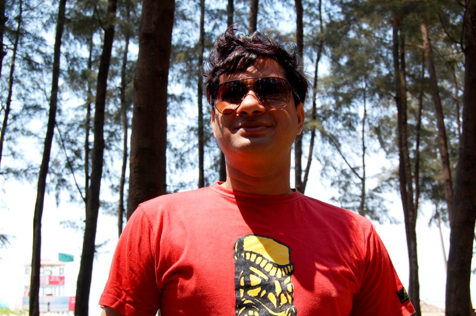 Relaxed sunglasses picnic