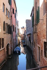 Italy quiet narrow