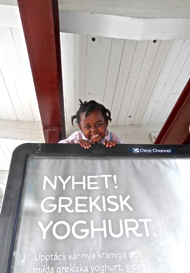Laughter advertising station