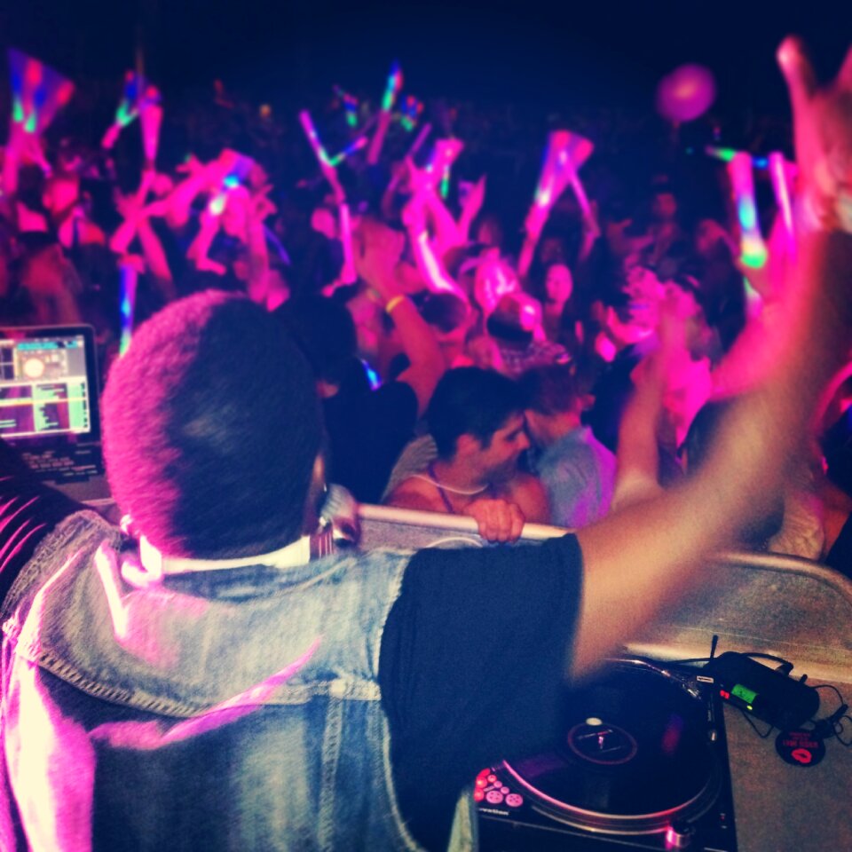 Entertainment nightclub mixer