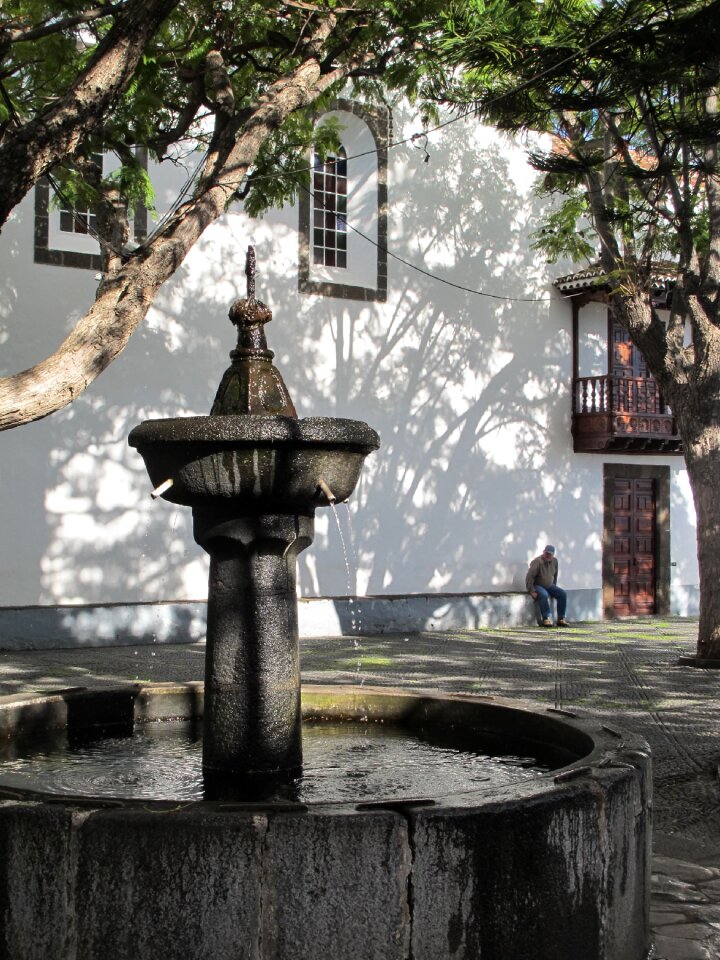 Kirchplatz la palma light and shadow