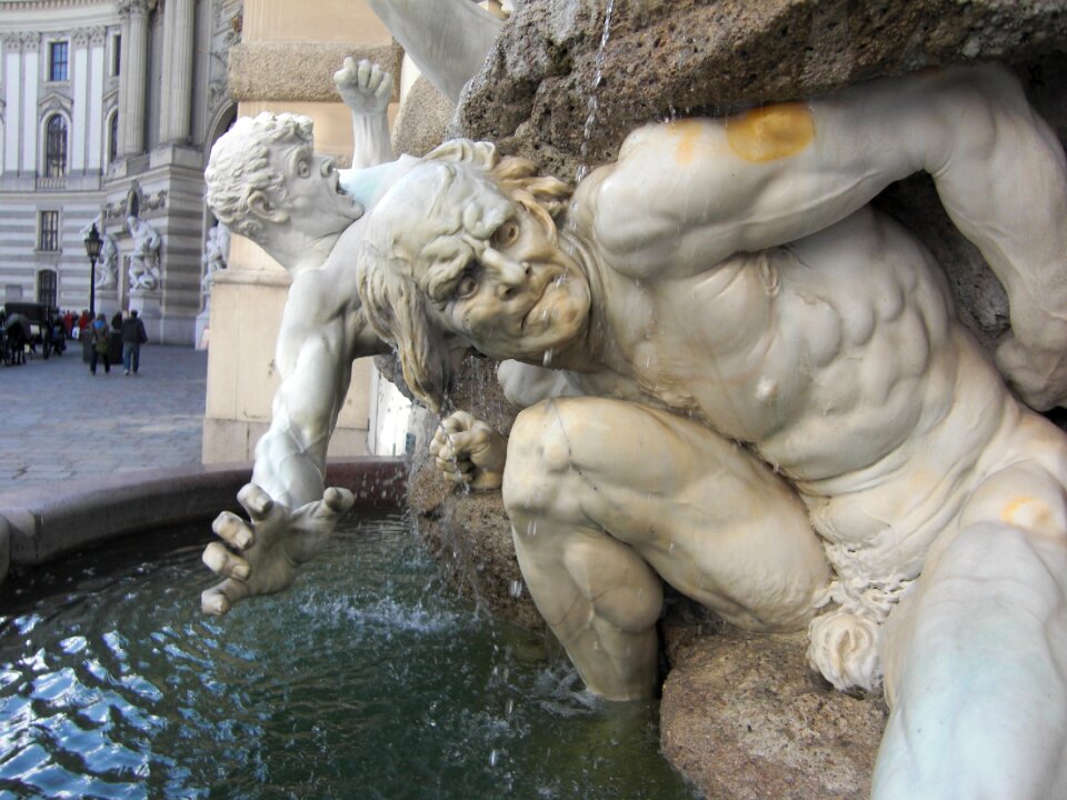Fountain heroes wells