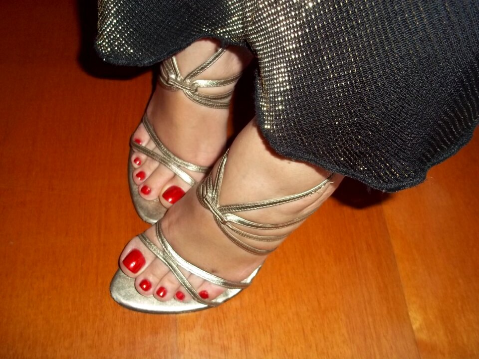 Feet female feet red nails