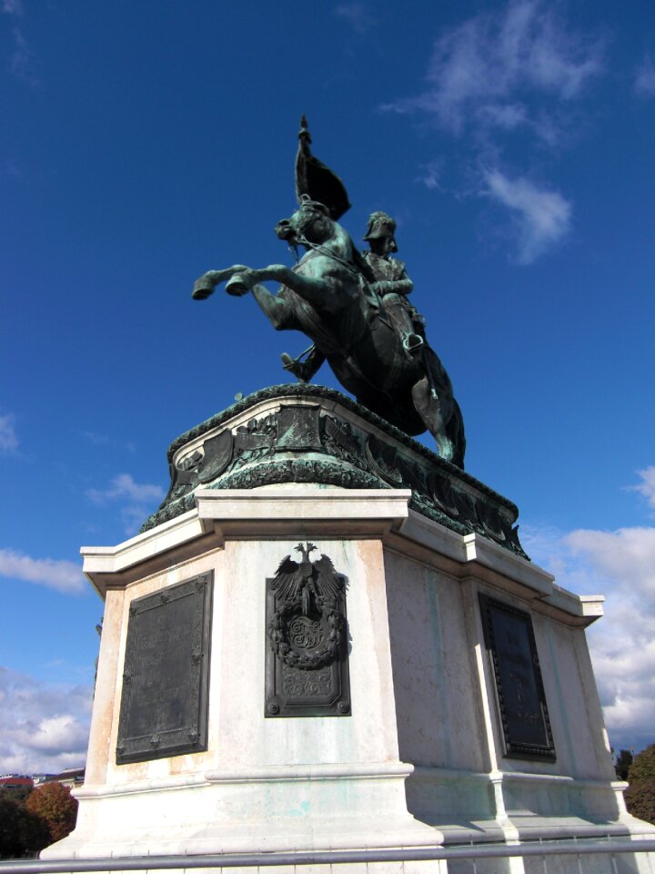 Reiter bronze monument
