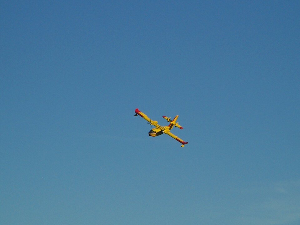 Aircraft fire fighting aircraft use