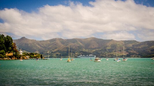 Mountain cruise sailboats