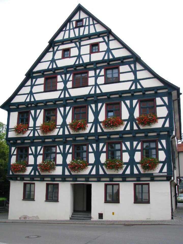Building old timber framed building