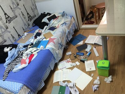 Room garbage desk