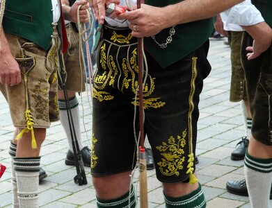 Brogues customs costume