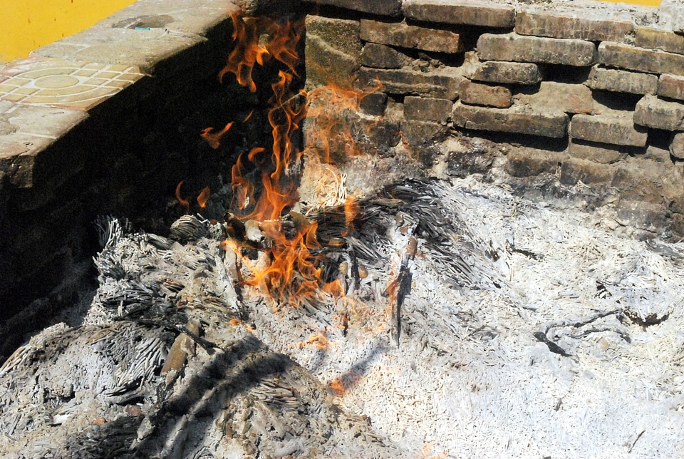 Heat combustion ash