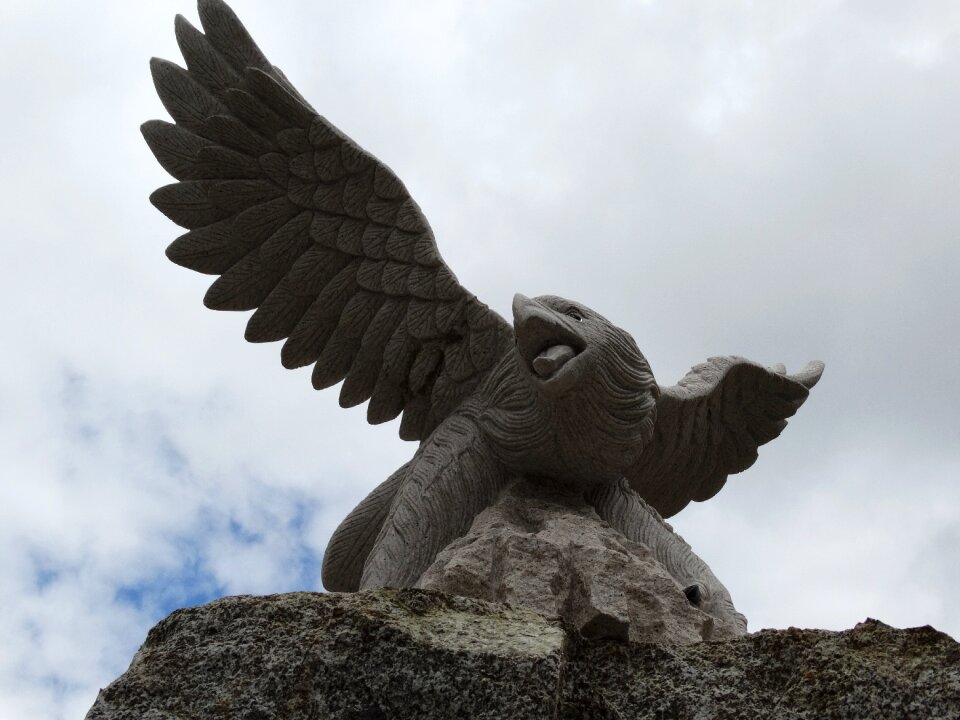 Sculpture adler flying