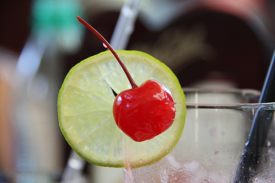 Slices decorated drinks