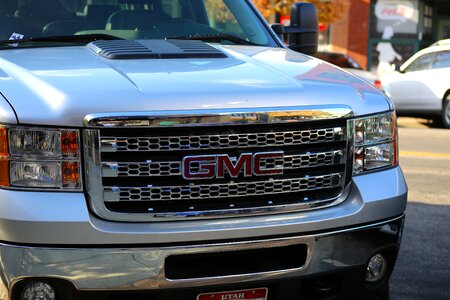 Chrome grill traffic photo