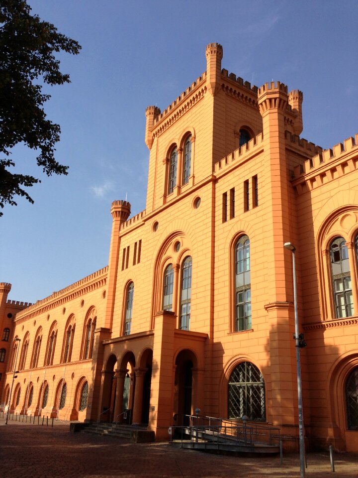 Seat of government building architecture