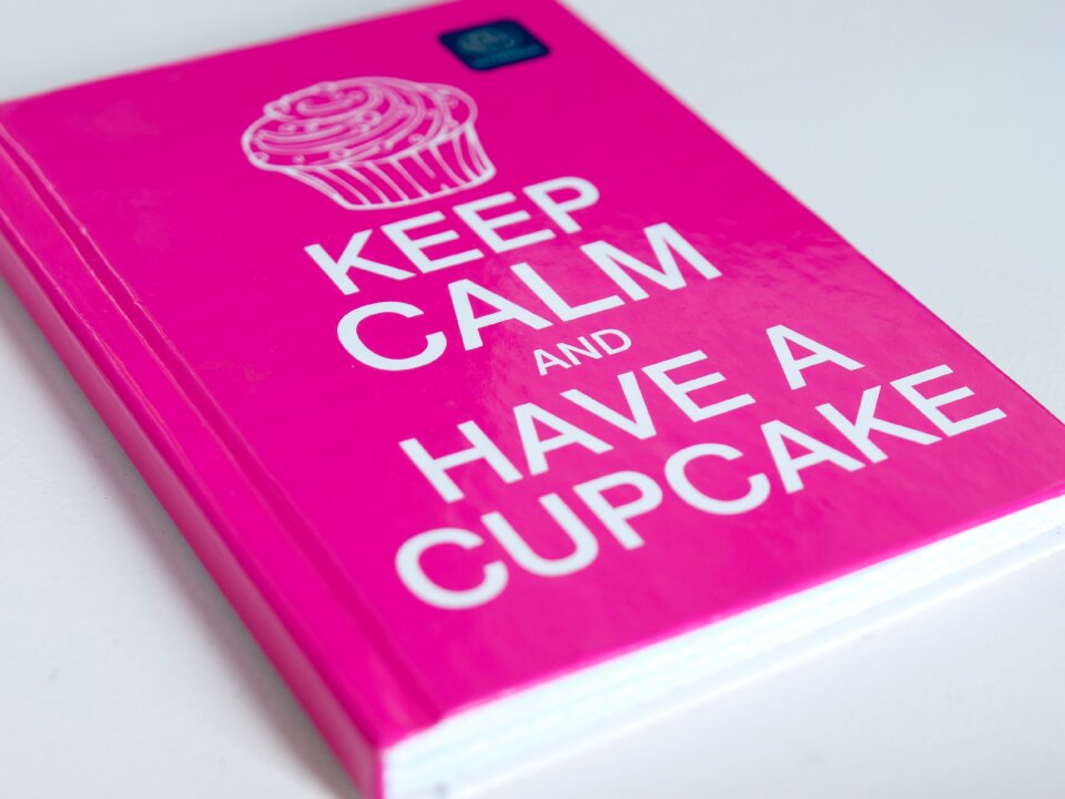 Office notes cupcake