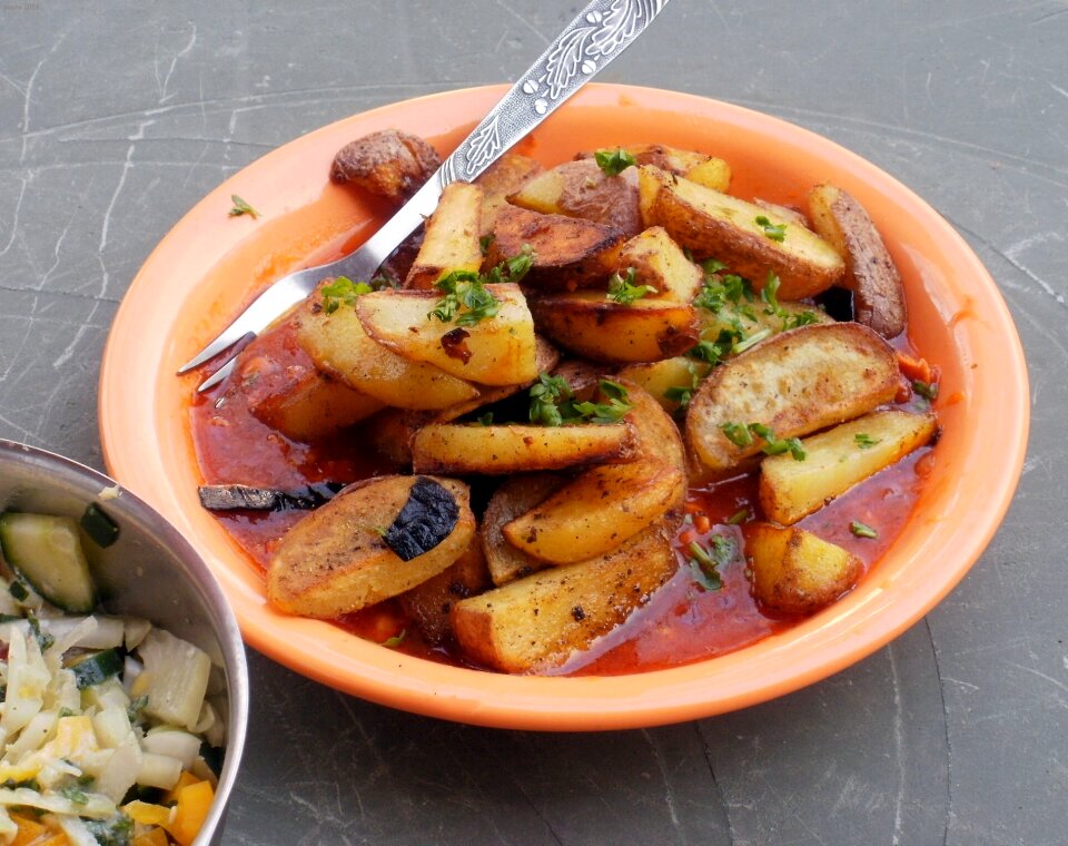 Potatoes fried sauce