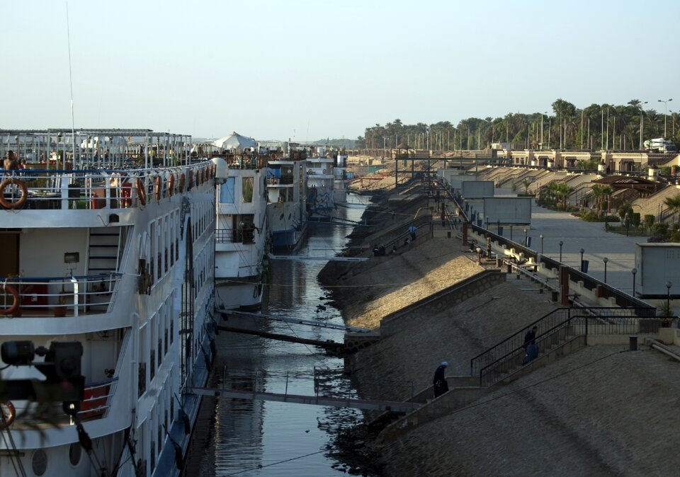 Moorings river gantries