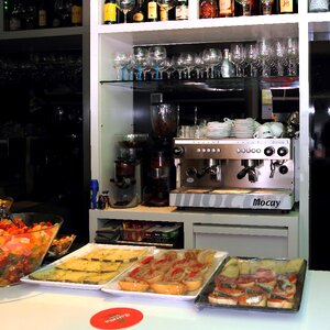 Food tray pub photo