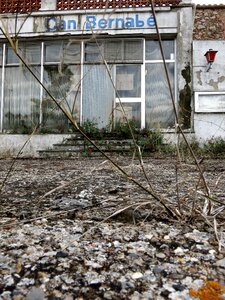Shabby old forget