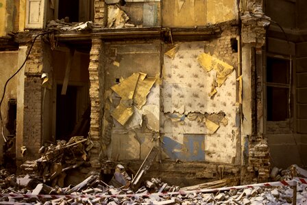 Architecture structure debris