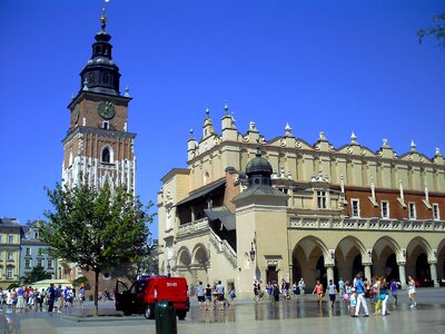 The market monument church